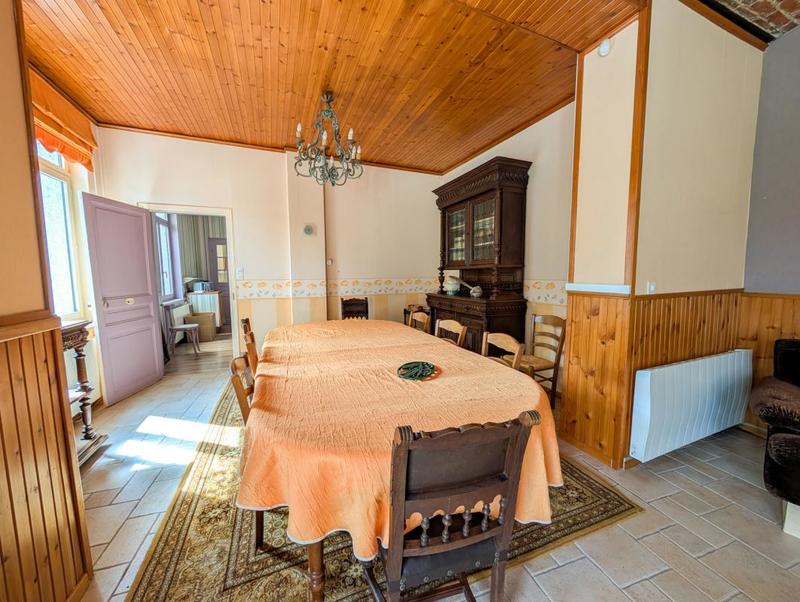 Propriété - 325 m² - 13 pièces