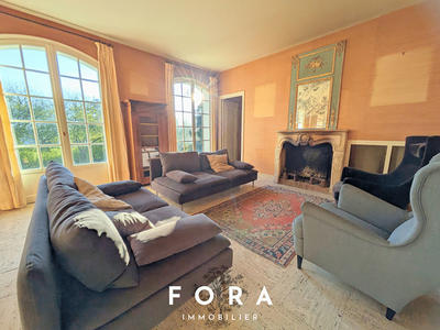 Maison - 212 m² - 8 pièces