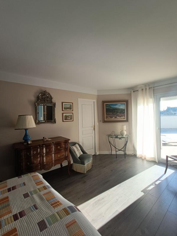 Maison - 203 m² - 5 pièces