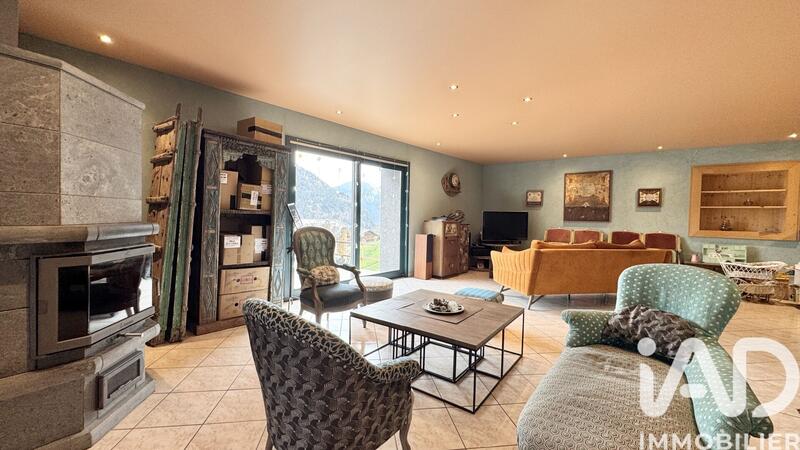 Maison - 277 m² - 5 pièces