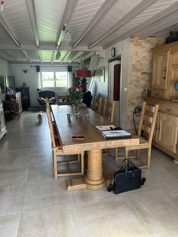 Propriété - 240 m² - 11 pièces