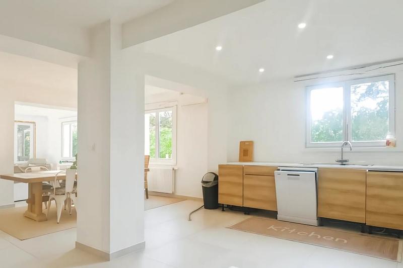 Propriété - 485 m² - 11 pièces