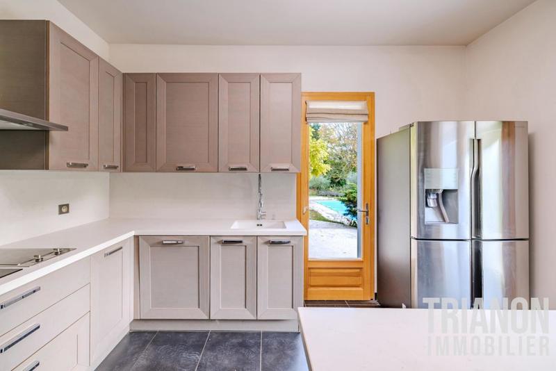 Maison - 326 m² - 7 pièces