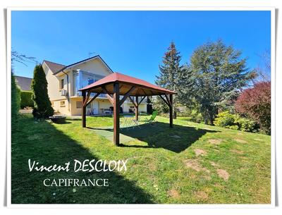 Maison - 186 m² - 8 pièces