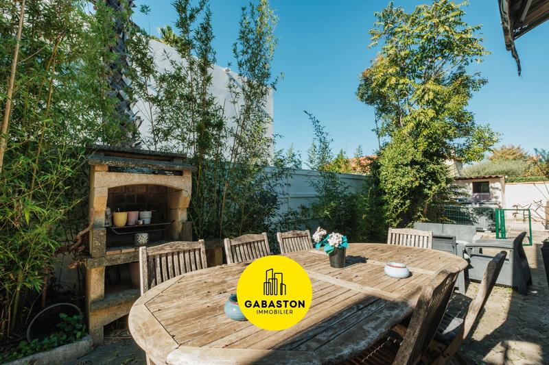 Maison - 255 m² - 6 pièces