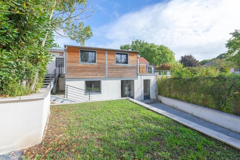 Maison - 102 m² - 4 pièces