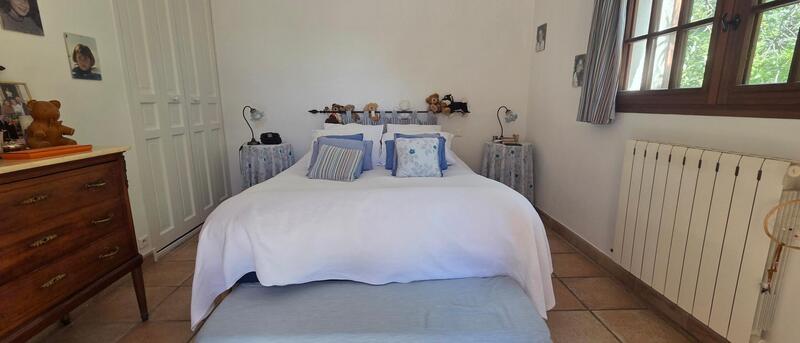 Maison - 218 m² - 6 pièces