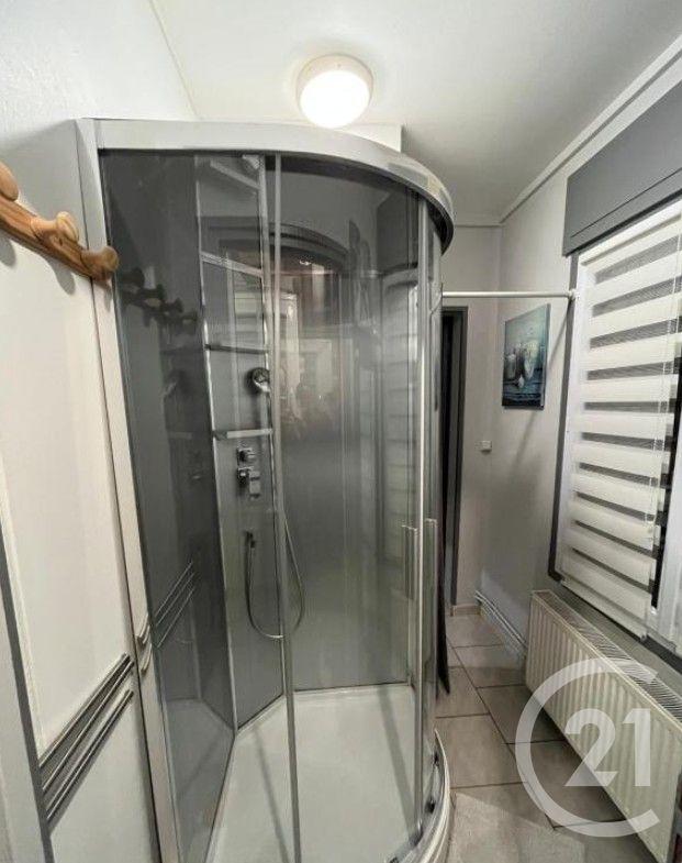 Appartement - 82 m² - 7 pièces