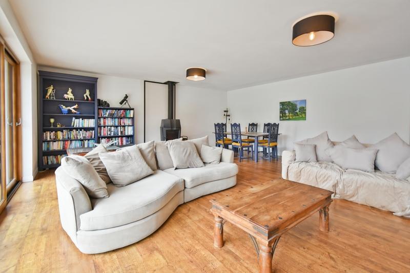 Propriété - 274 m² - 8 pièces