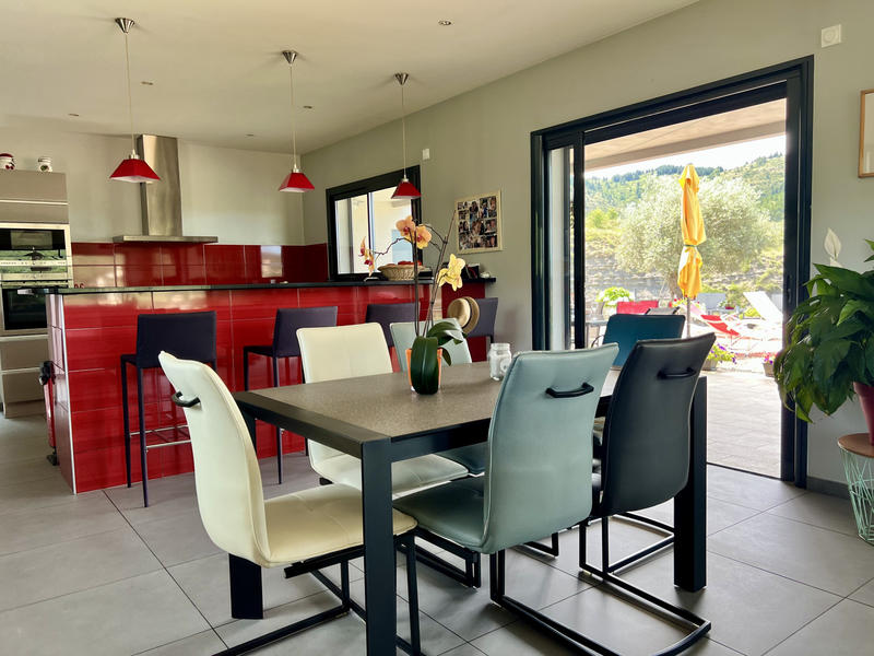 Maison - 159 m² - 5 pièces