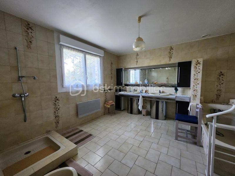 Pavillon - 233 m² - 6 pièces