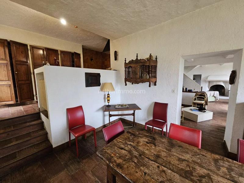 Maison - 180 m² - 7 pièces