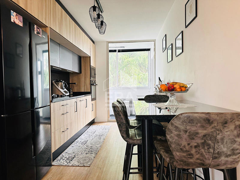 Appartement - 83 m² - 4 pièces