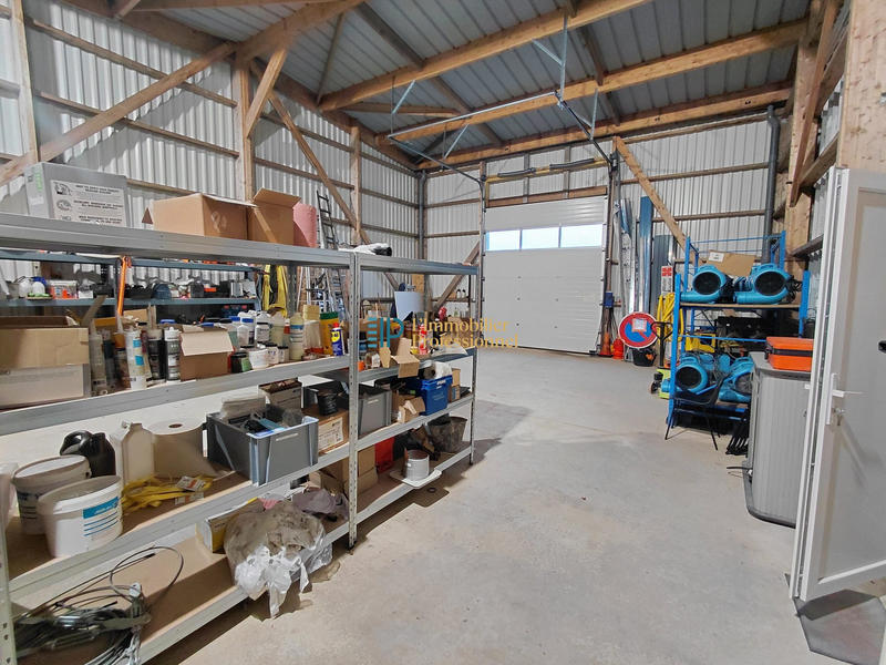 Local d'activités - 240 m²