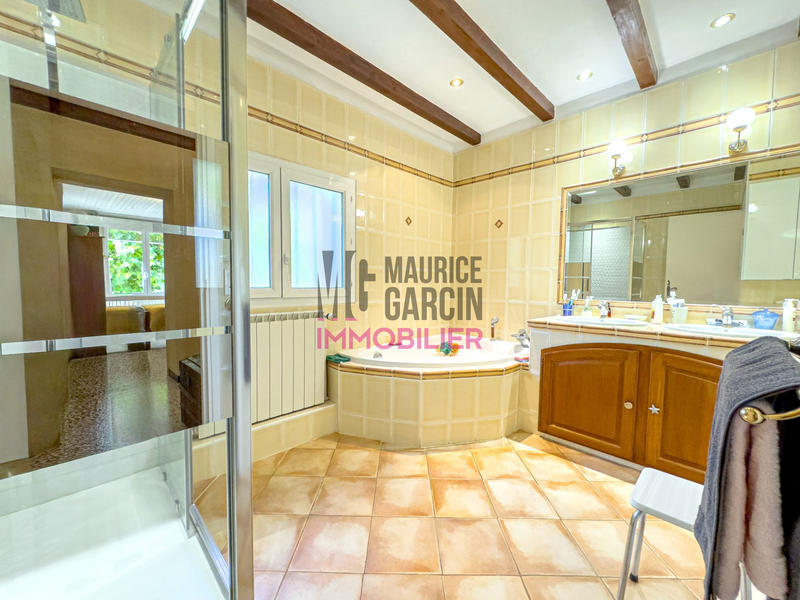 Maison - 184 m² - 5 pièces