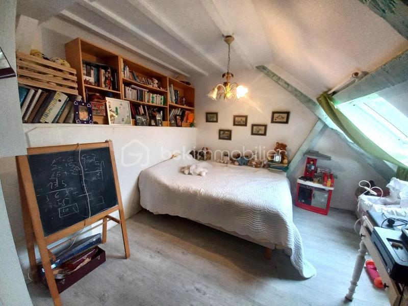 Maison traditionnelle - 275 m² - 15 pièces