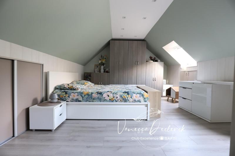 Maison - 180 m² - 7 pièces