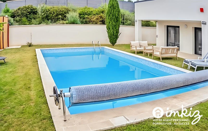 Maison - 300 m² - 10 pièces