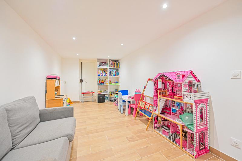 Maison contemporaine - 199 m² - 6 pièces