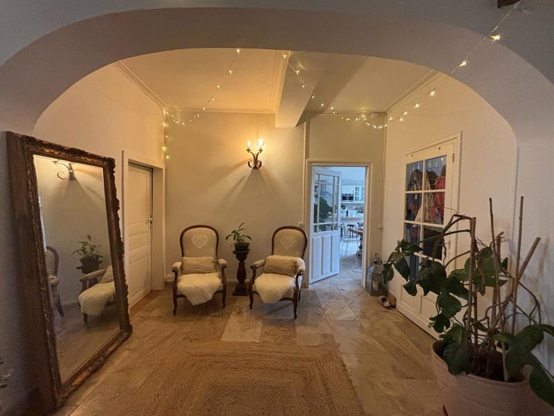 Maison - 342 m² - 10 pièces