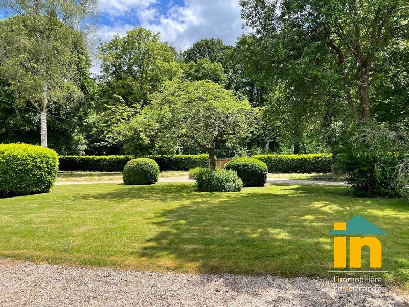 Demeure - 216 m² - 9 pièces