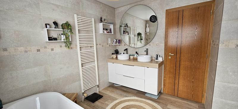 Maison - 211 m² - 8 pièces