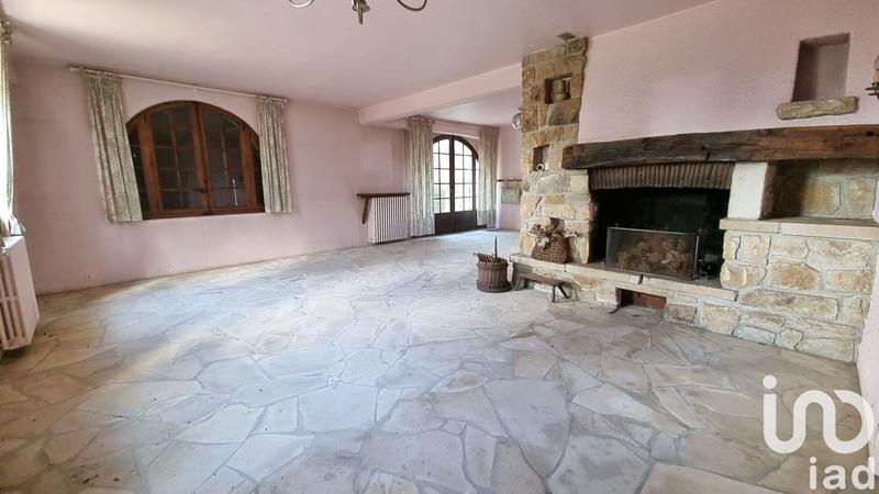 Maison - 216 m² - 11 pièces