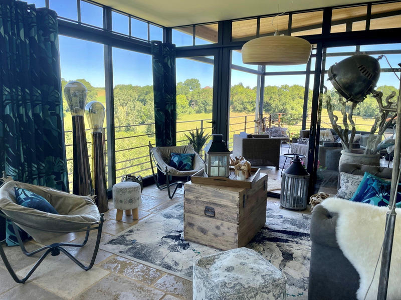 Maison - 900 m² - 16 pièces