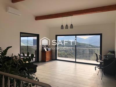 Maison - 155 m² - 6 pièces