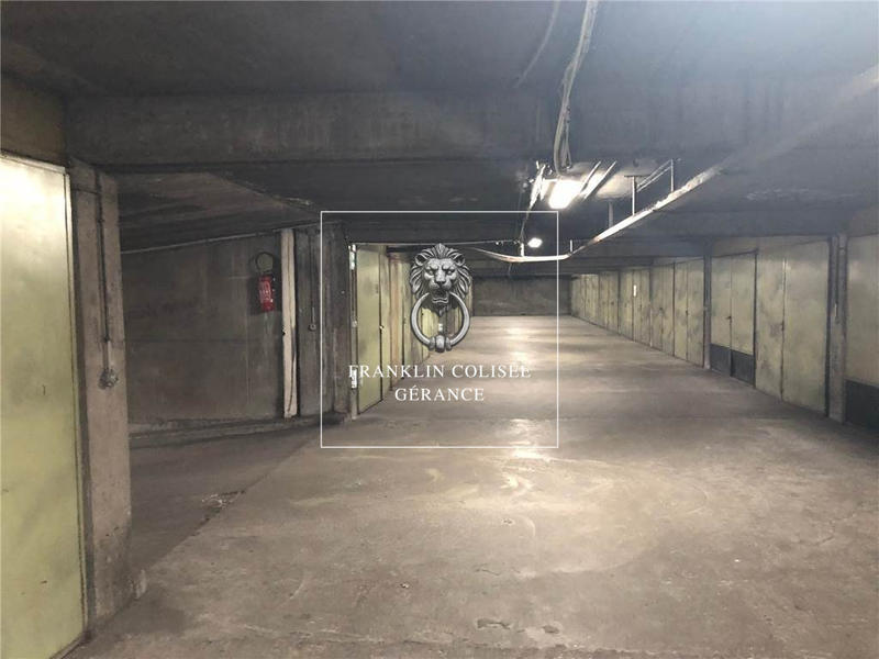 Parking / Garage - 13 m²