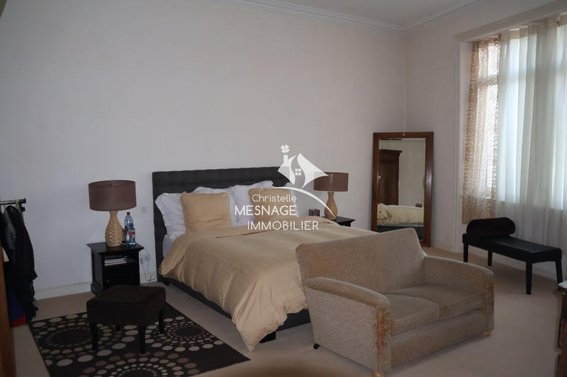 Maison - 483 m² - 14 pièces