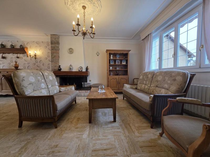 Pavillon - 164 m² - 7 pièces