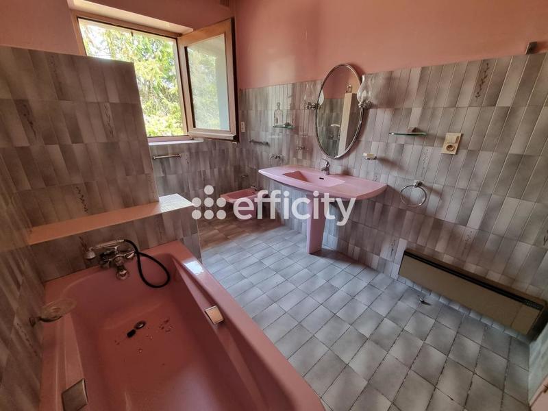 Maison - 272 m² - 11 pièces