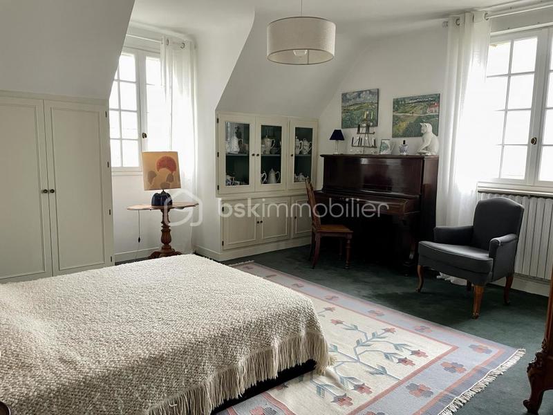 Maison en pierre - 219 m² - 8 pièces