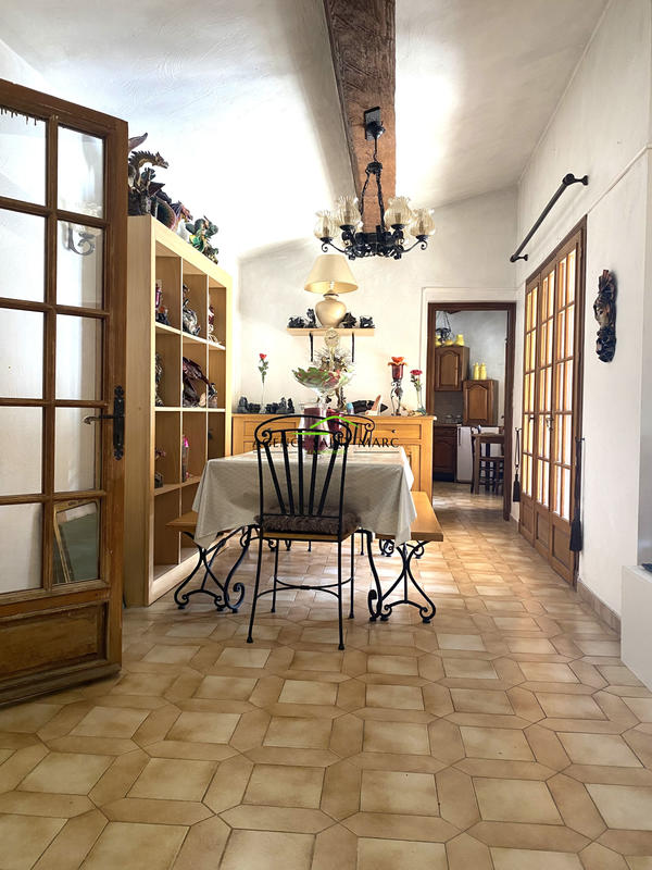 Propriété - 349 m² - 12 pièces