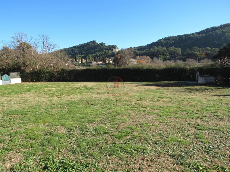 Terrain constructible - 2 376 m²