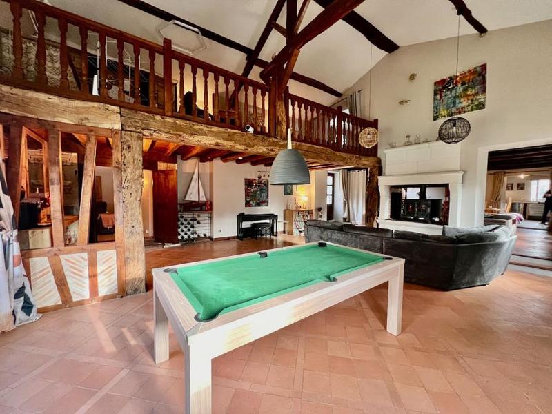 Maison - 231 m² - 7 pièces