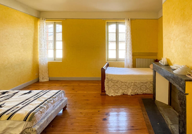 Maison - 585 m² - 10 pièces