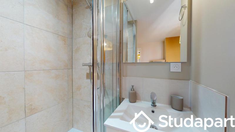 Chambre - 9 m² - 1 pièce