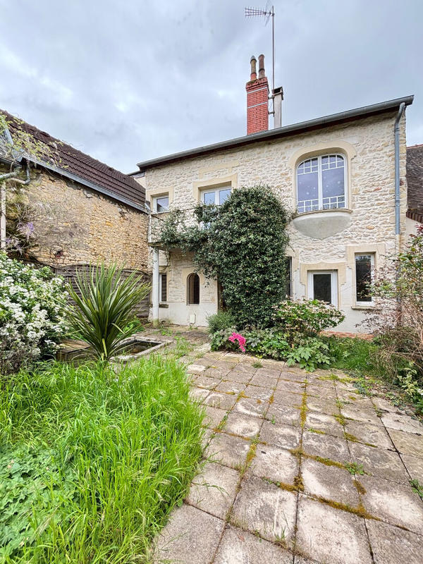 Maison - 192 m² - 11 pièces