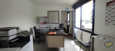 Local d'activité / Entrepôt - 288 m²