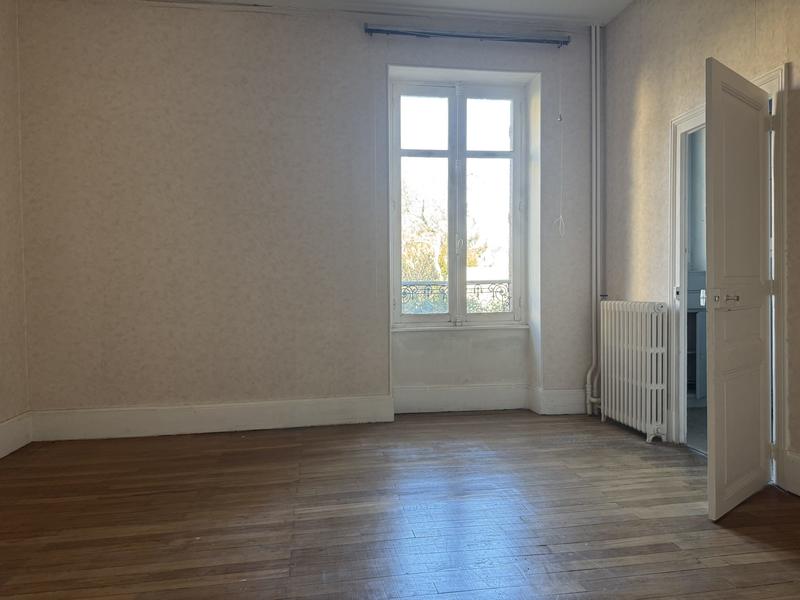 Maison - 280 m² - 12 pièces