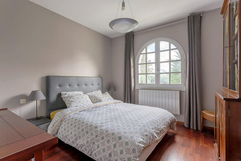 Villa - 263 m² - 9 pièces