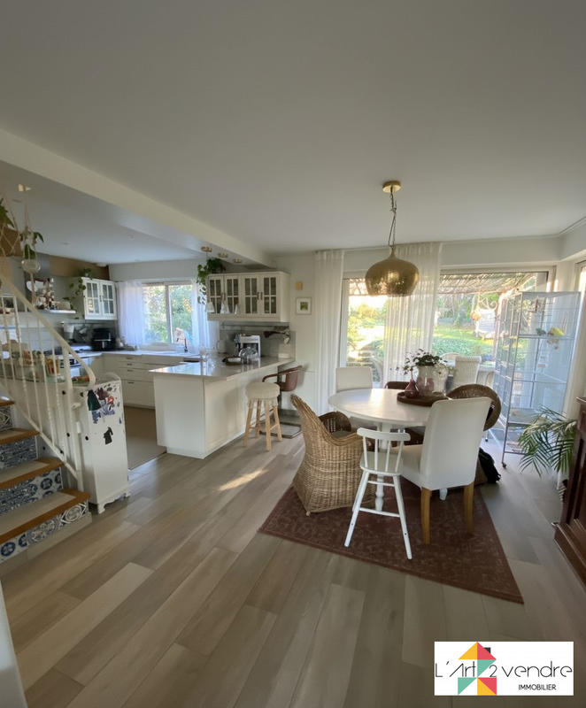 Maison - 143 m² - 7 pièces