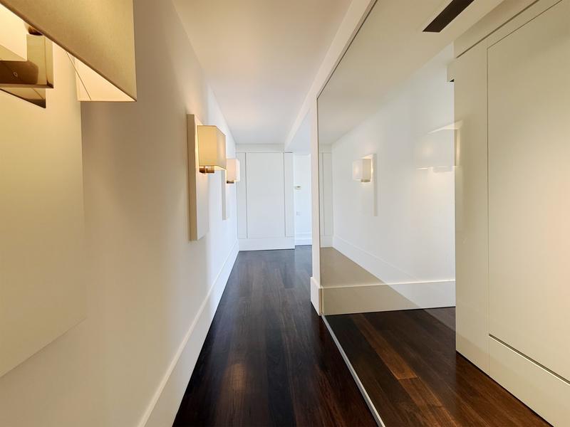 Appartement - 272 m² - 6 pièces