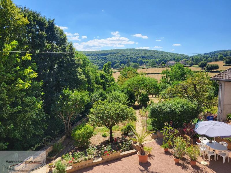 Propriété - 315 m² - 14 pièces