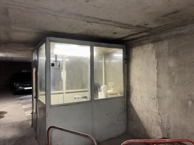 Parking / Garage - 12 m²