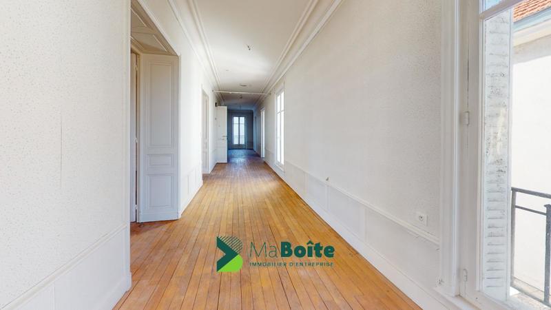 Bureau - 595 m² - 2 pièces