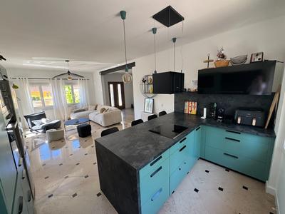 Maison - 145 m² - 6 pièces