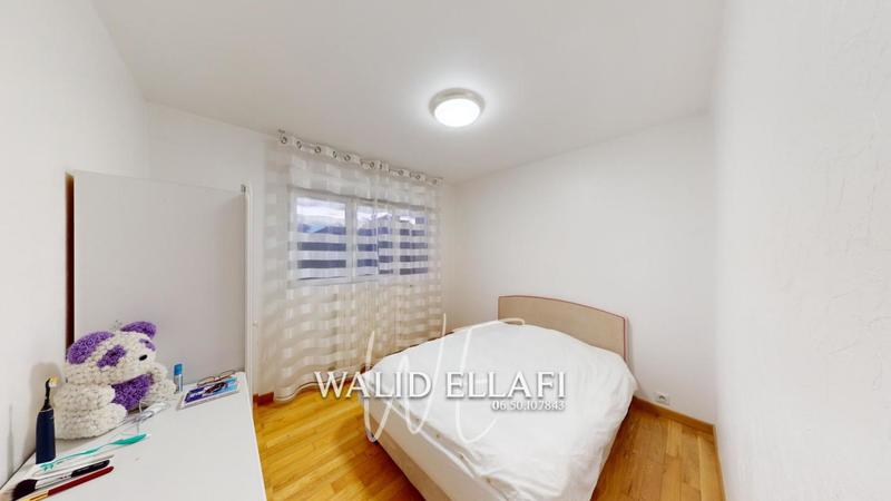 Maison - 215 m² - 5 pièces